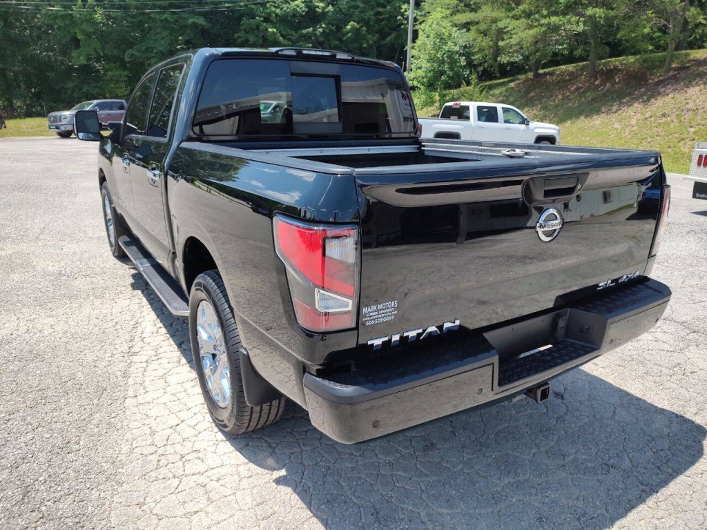 2020 Nissan Titan Image 7