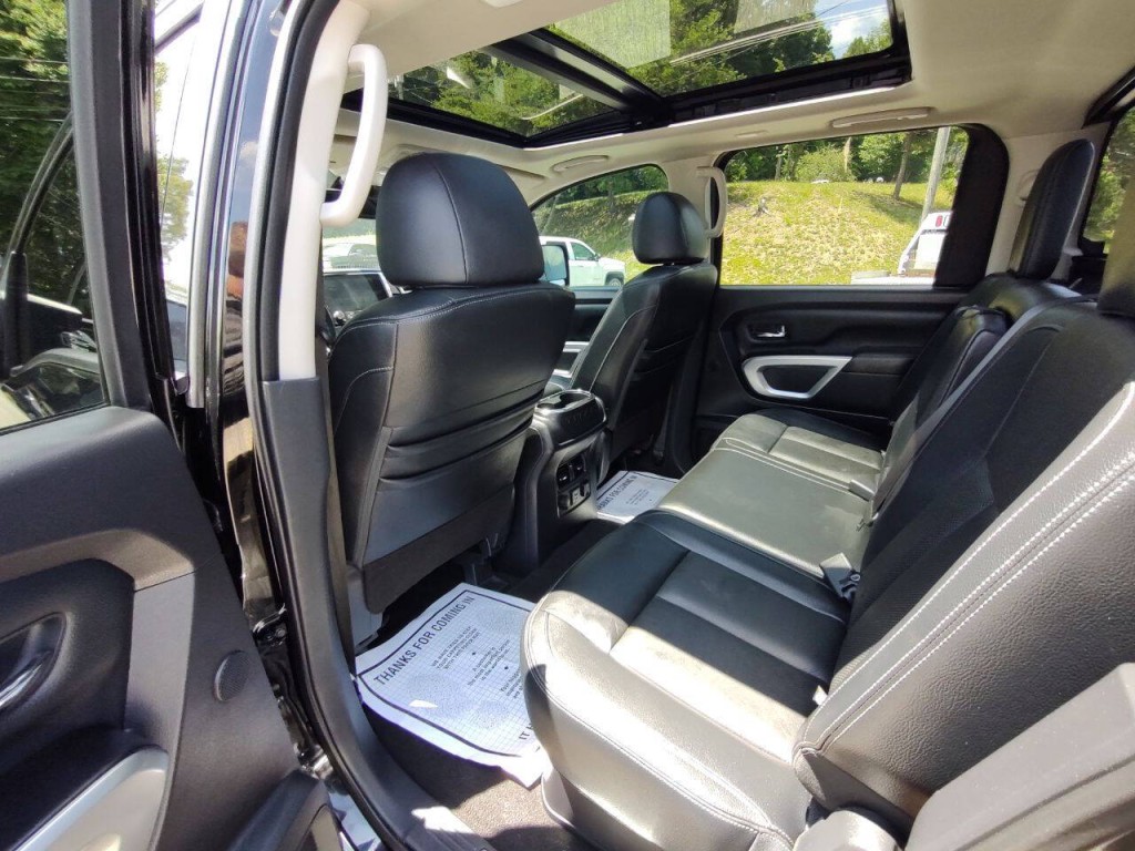 2020 Nissan Titan Image 23