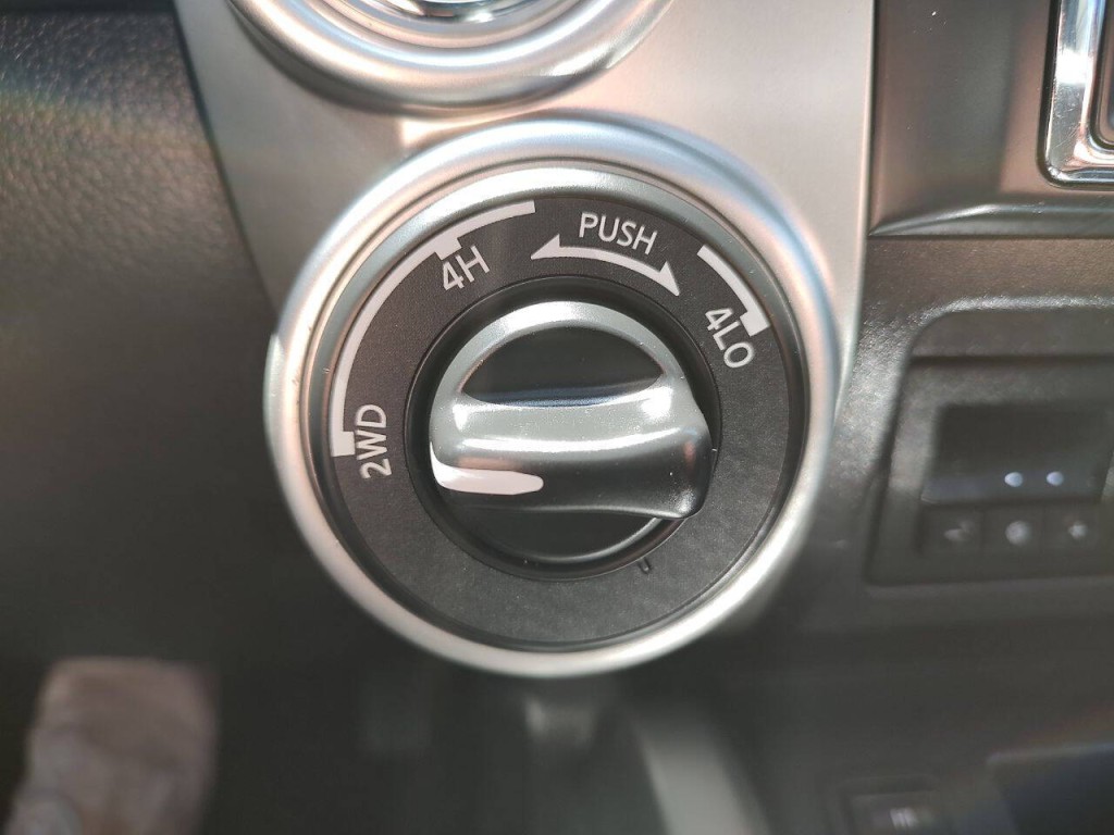 2020 Nissan Titan Image 31