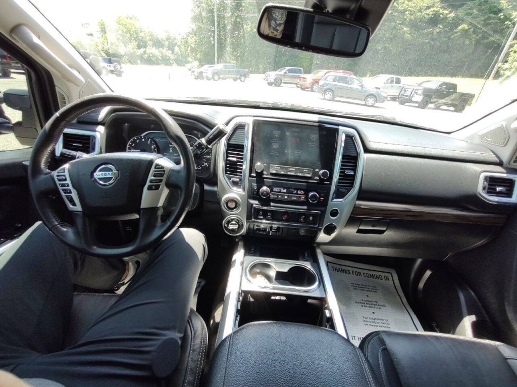 2020 Nissan Titan Image 46