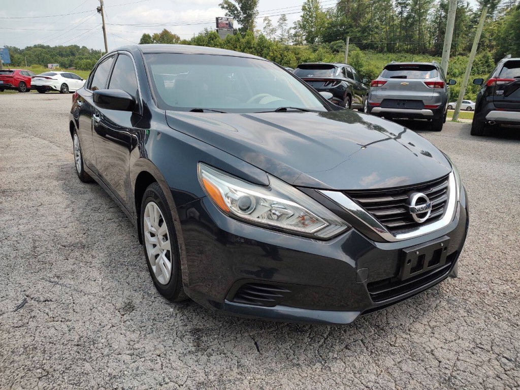 2017 Nissan Altima Image 4