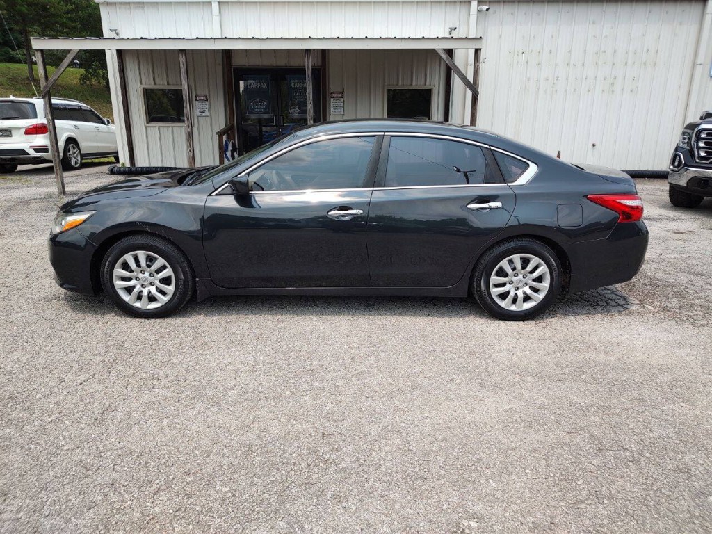 2017 Nissan Altima Image 9