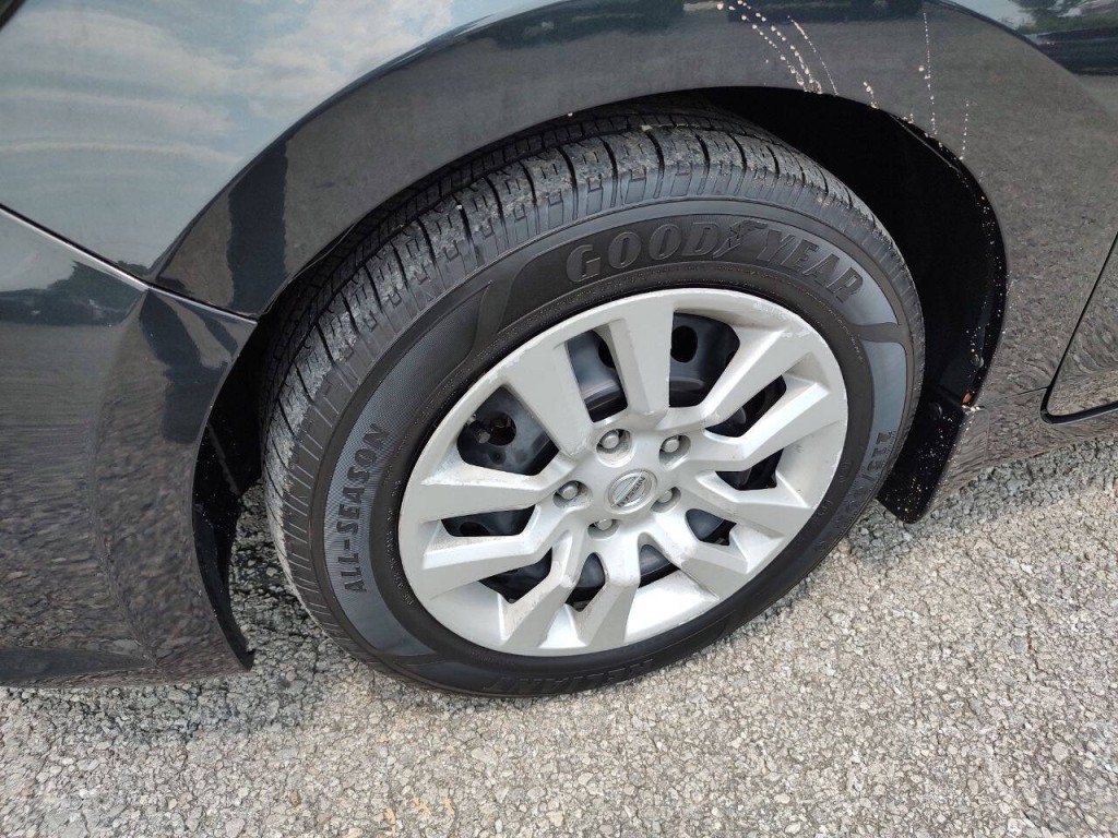 2017 Nissan Altima Image 10