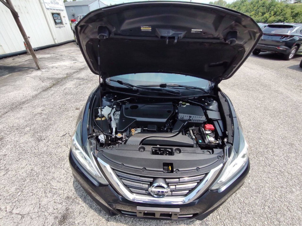 2017 Nissan Altima Image 11