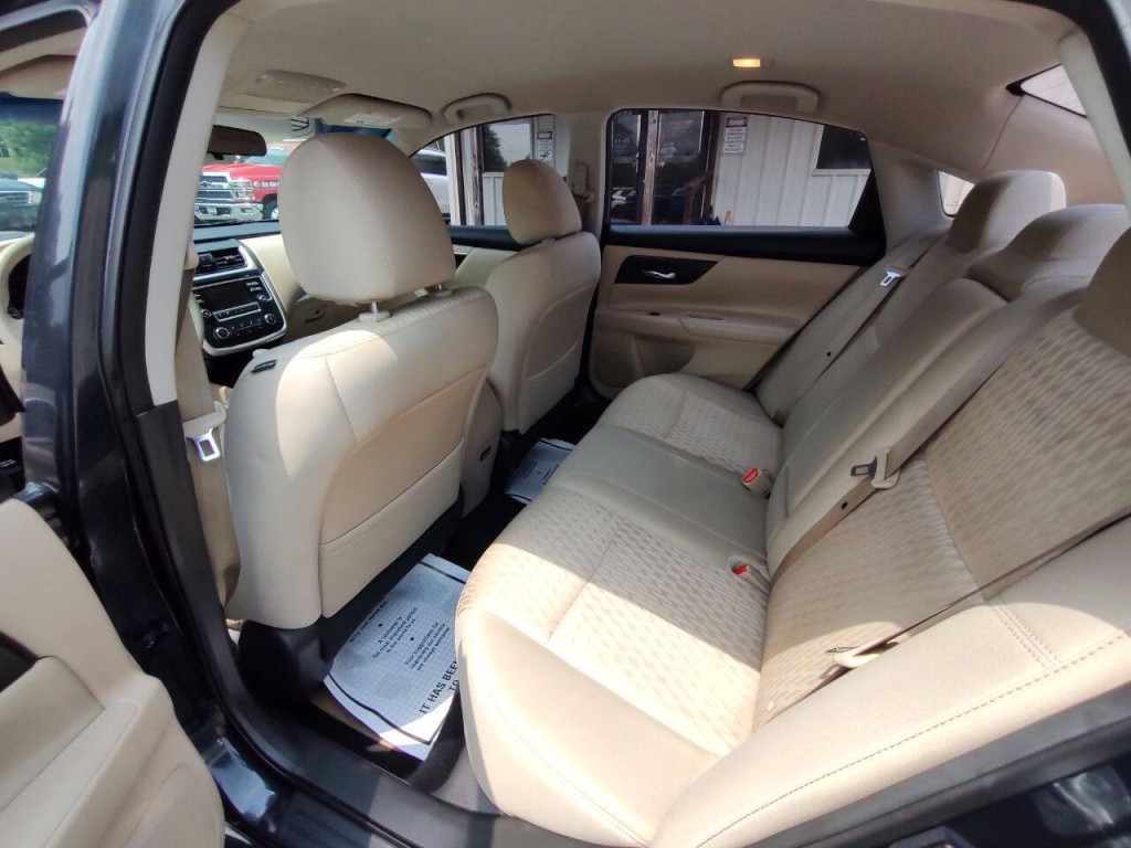 2017 Nissan Altima Image 17