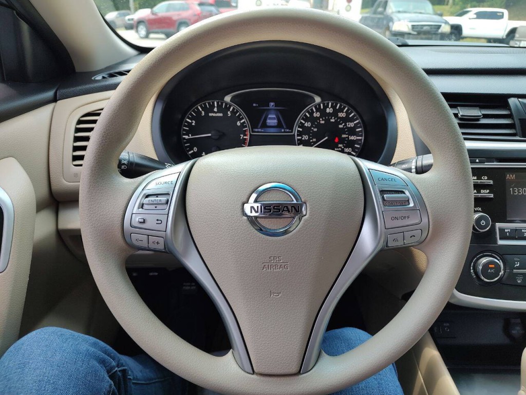 2017 Nissan Altima Image 22