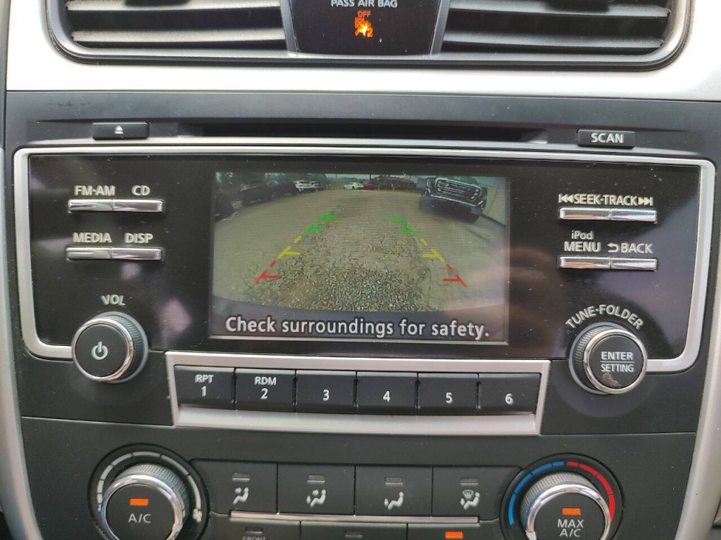 2017 Nissan Altima Image 30