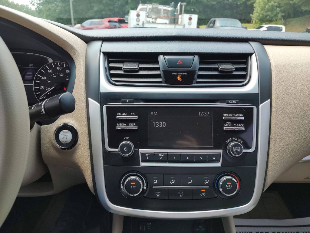 2017 Nissan Altima Image 31
