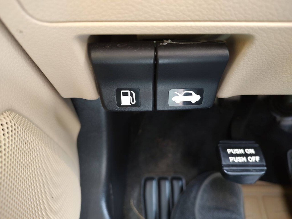 2017 Nissan Altima Image 34