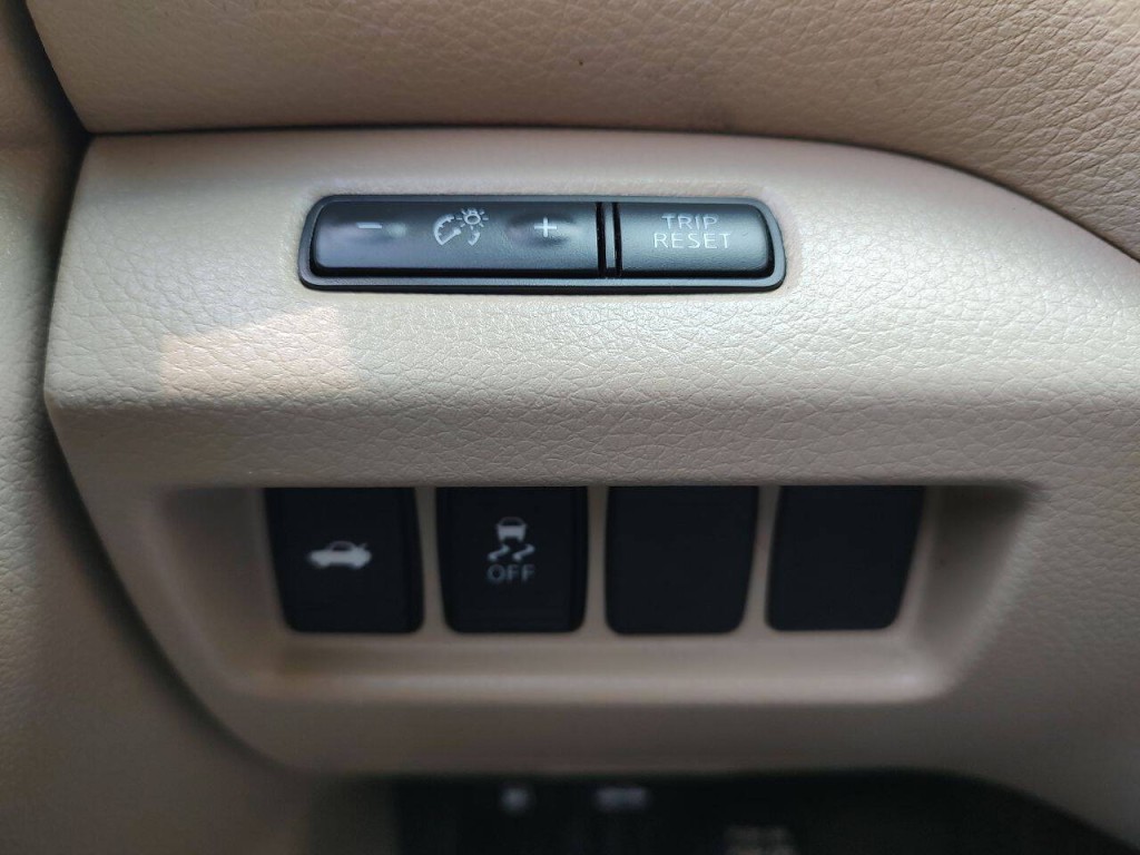 2017 Nissan Altima Image 36