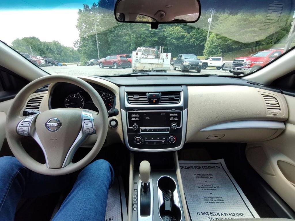 2017 Nissan Altima Image 41