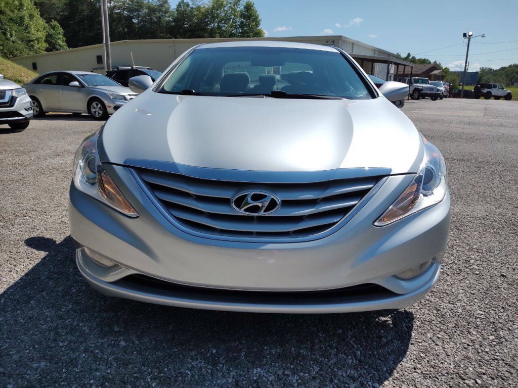 2013 Hyundai Sonata Image 3