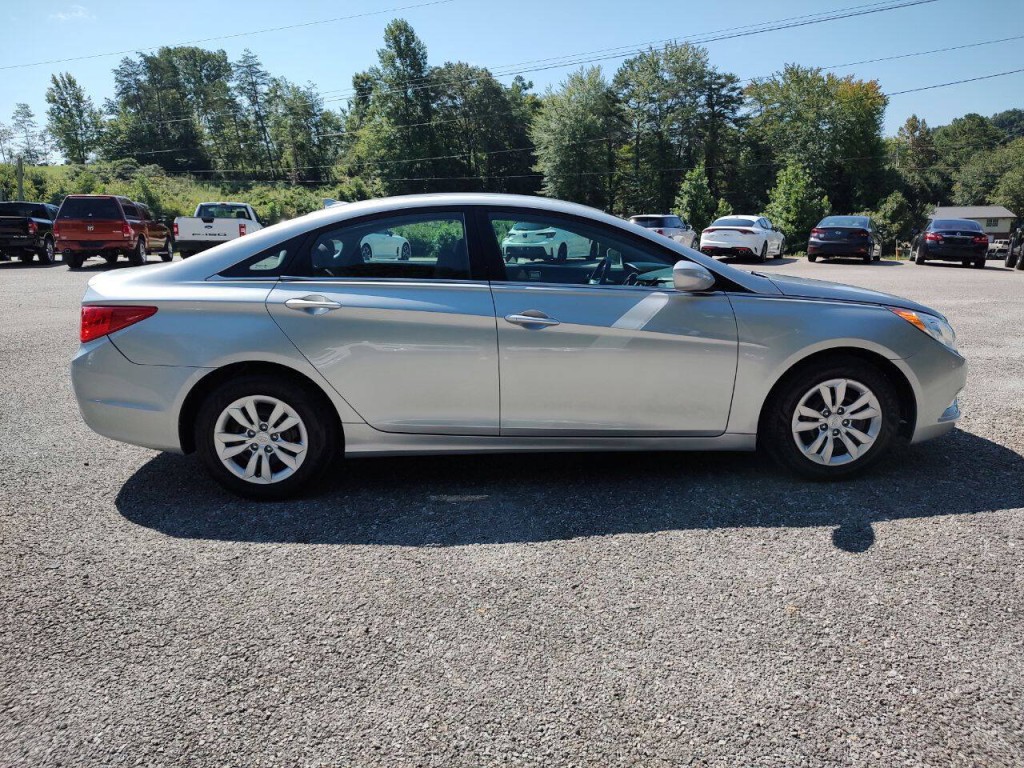 2013 Hyundai Sonata Image 8