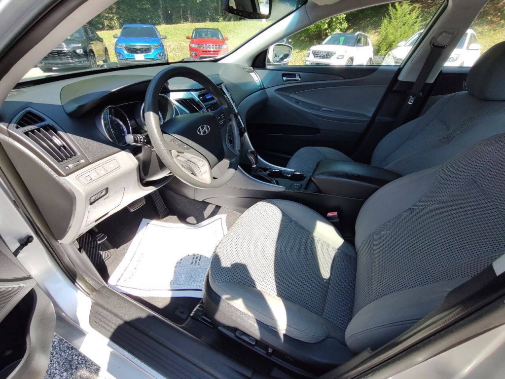2013 Hyundai Sonata Image 16