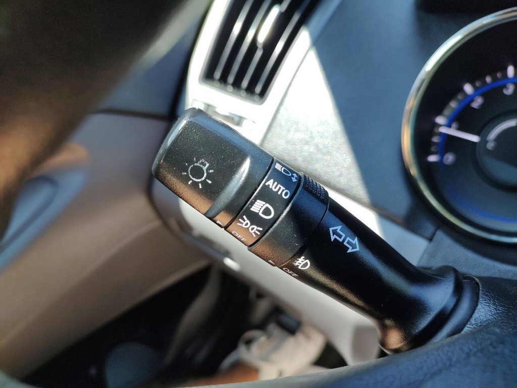 2013 Hyundai Sonata Image 24