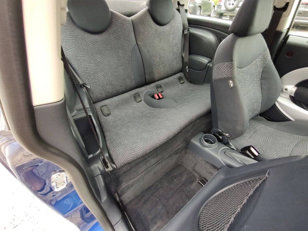 2003 MINI Cooper Image 19