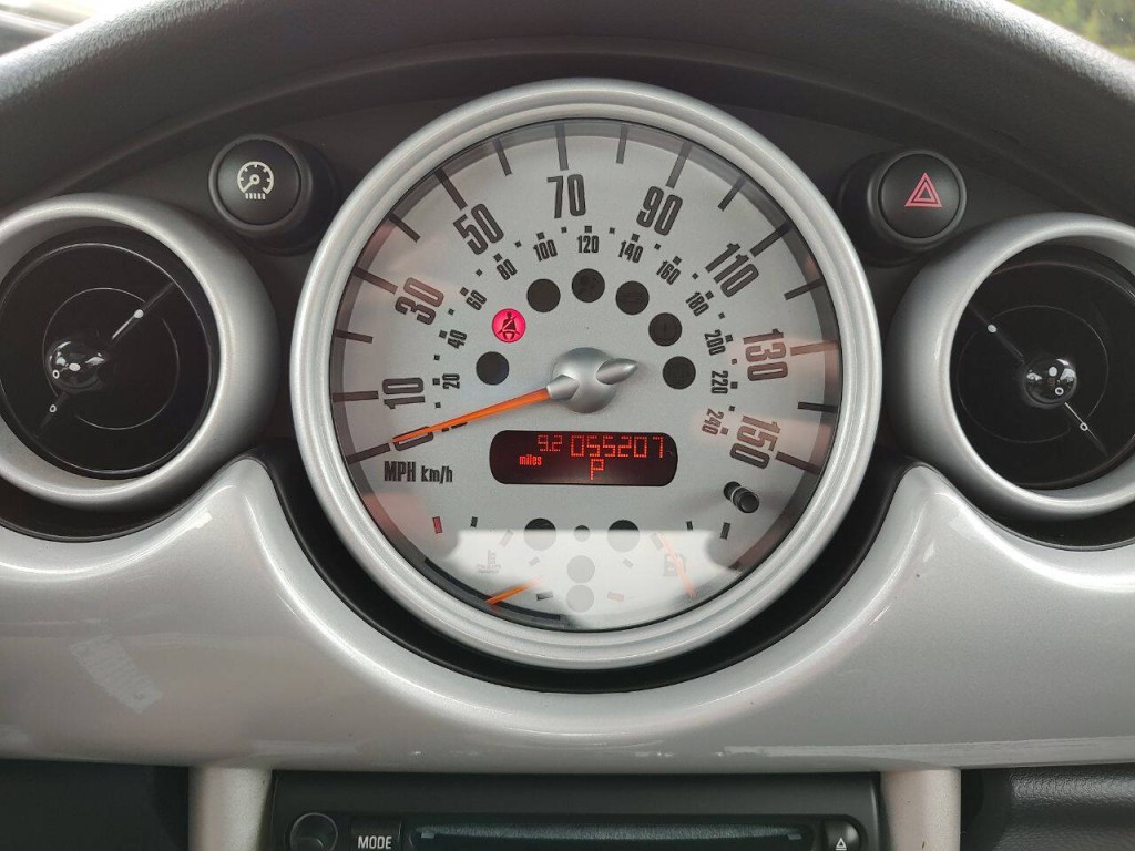 2003 MINI Cooper Image 25