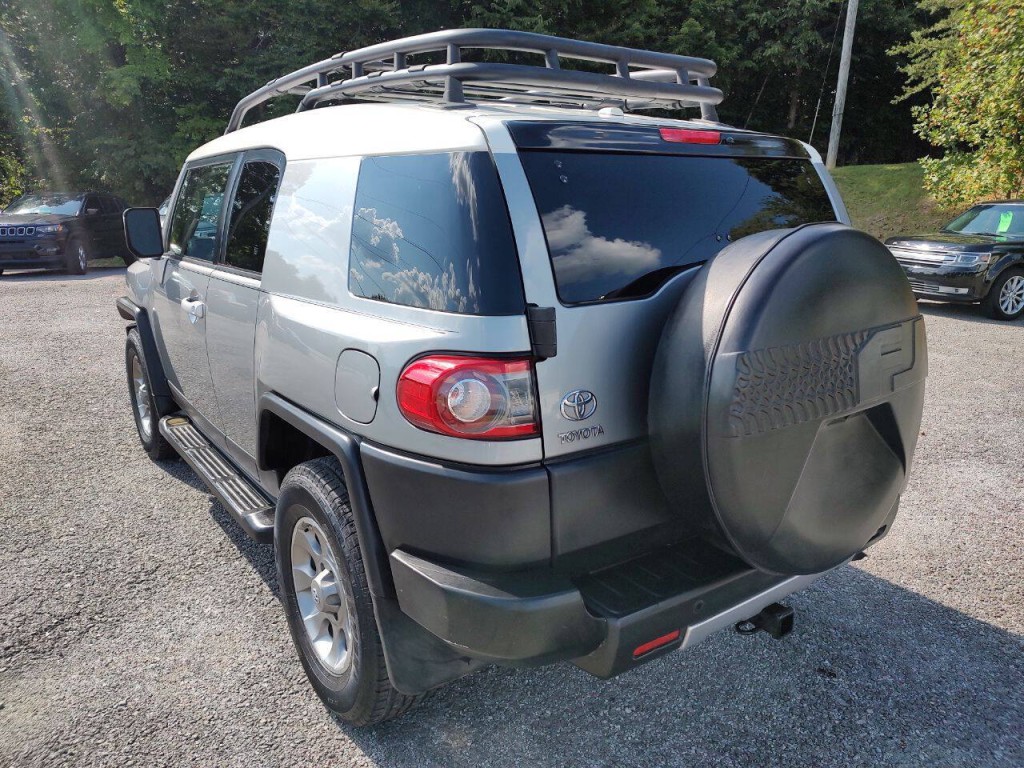 2012 Toyota FJ Cruiser Image 7