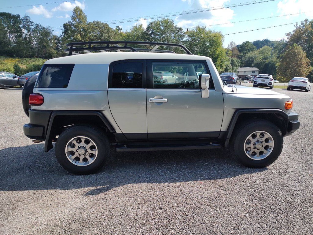 2012 Toyota FJ Cruiser Image 9