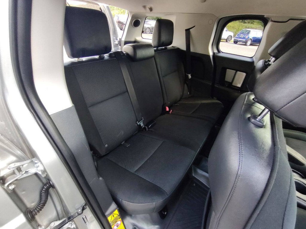 2012 Toyota FJ Cruiser Image 19