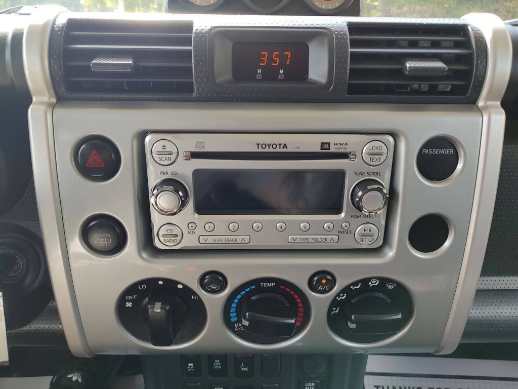 2012 Toyota FJ Cruiser Image 39