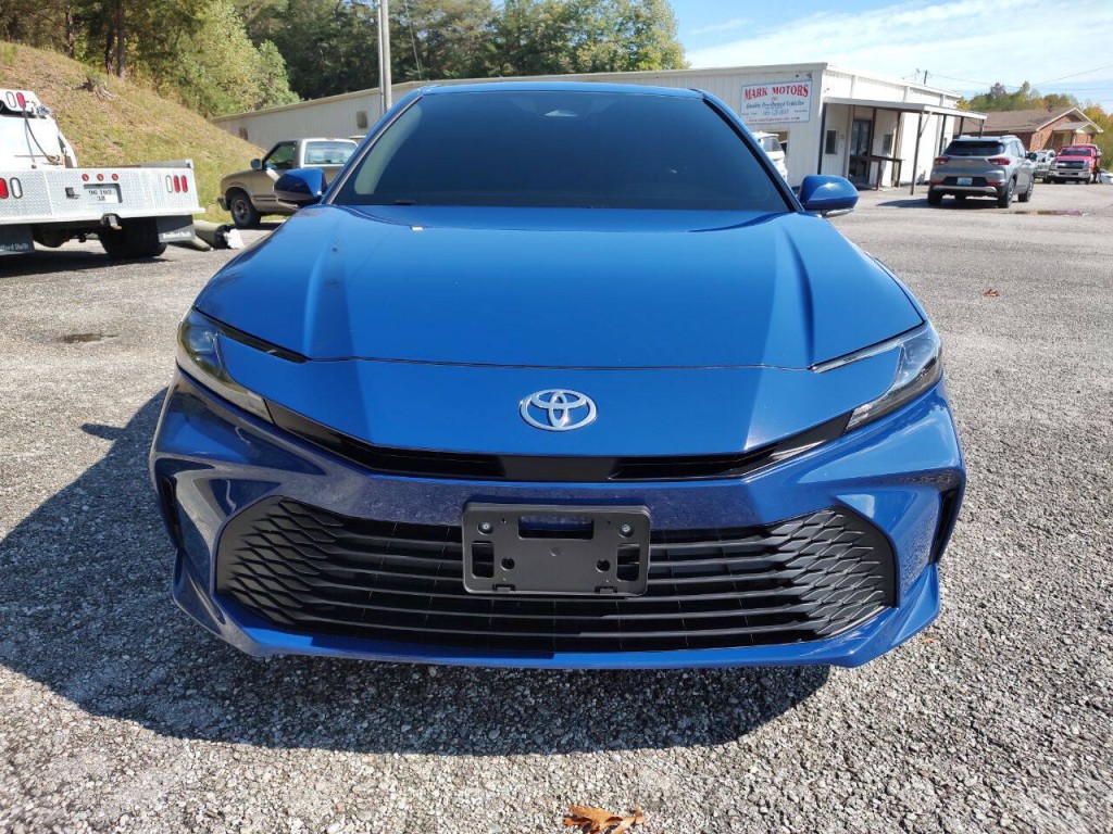 2025 Toyota Camry Image 3