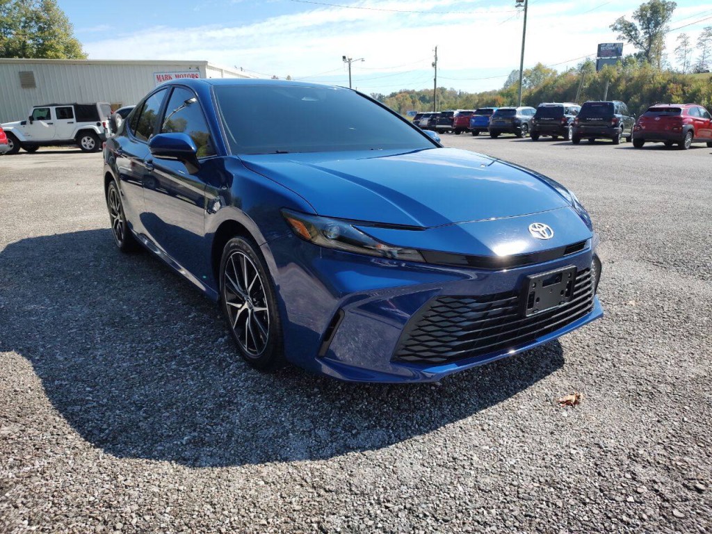 2025 Toyota Camry Image 4