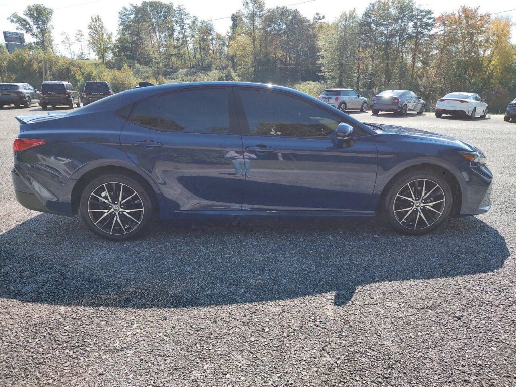 2025 Toyota Camry Image 8