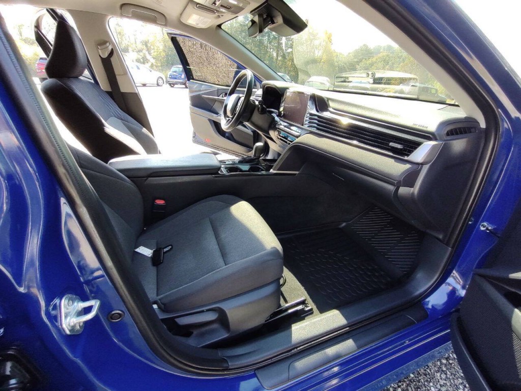 2025 Toyota Camry Image 20