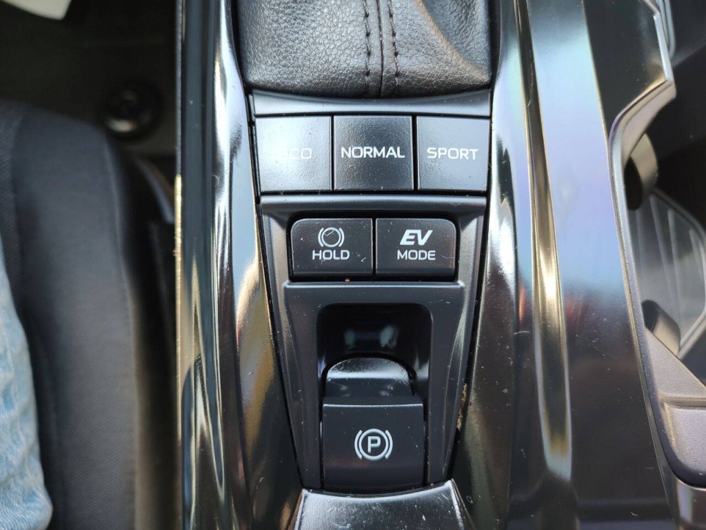 2025 Toyota Camry Image 36