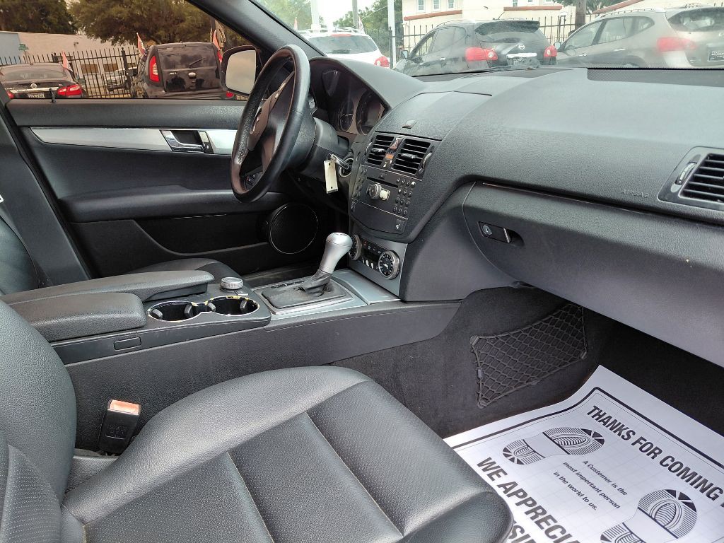 2008 Mercedes-Benz C-Class Image 12