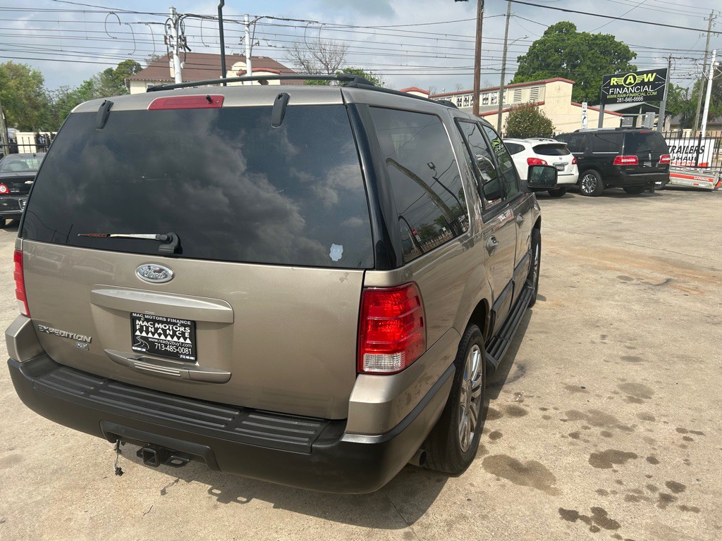 2003 Ford Expedition Image 10