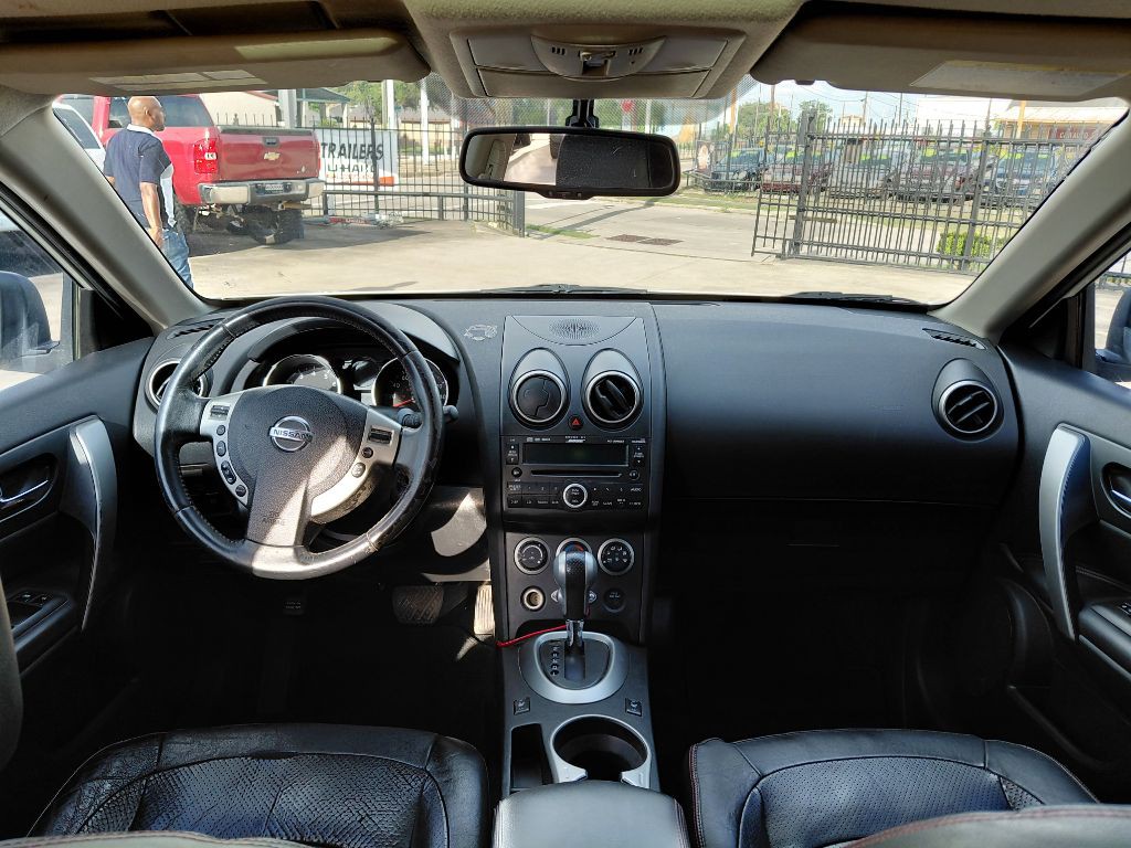 2010 Nissan Rogue Image 10