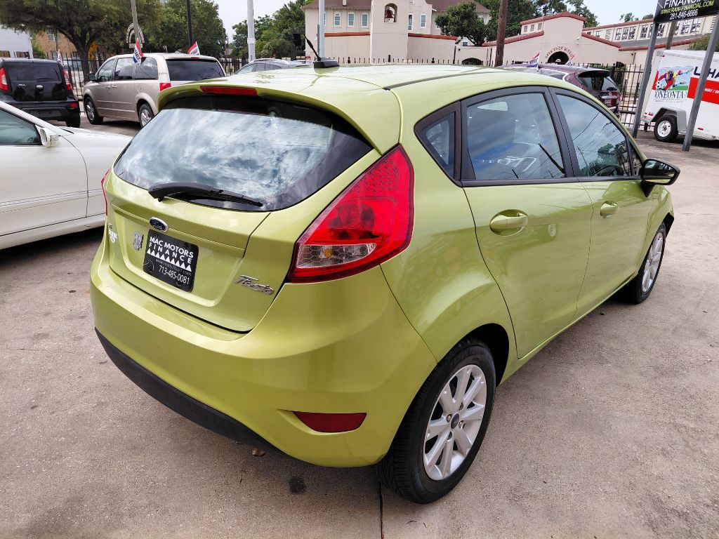 2012 Ford Fiesta Image 5