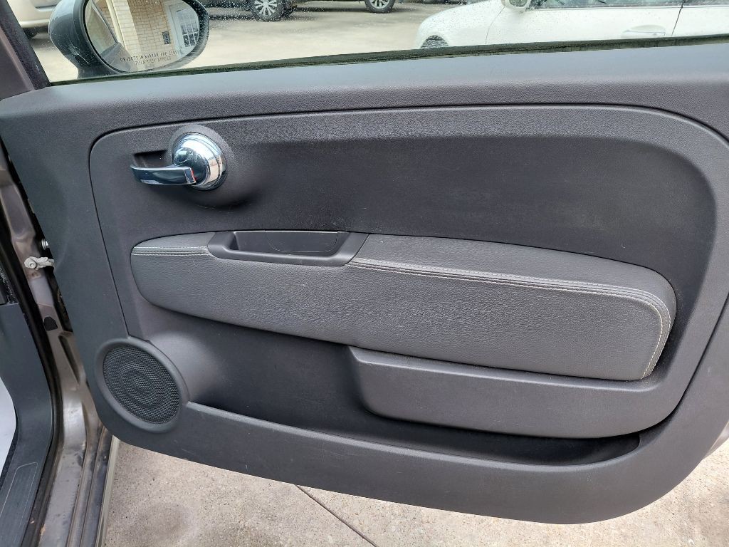 2013 FIAT 500 Image 11