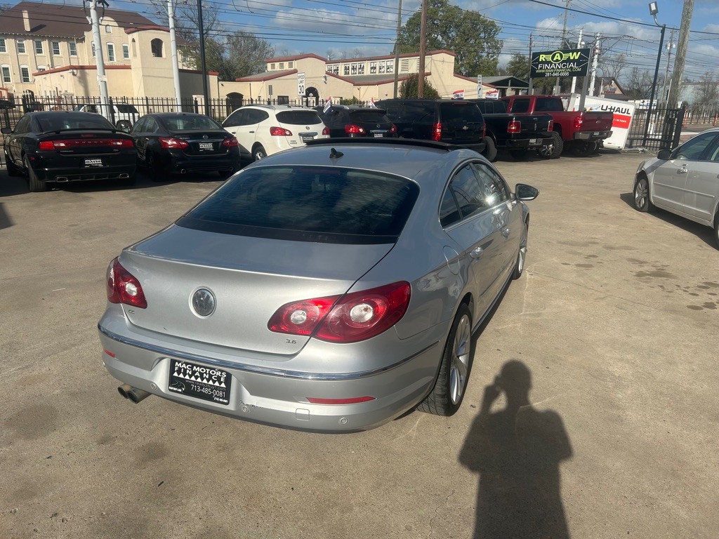 2010 Volkswagen CC Image 2