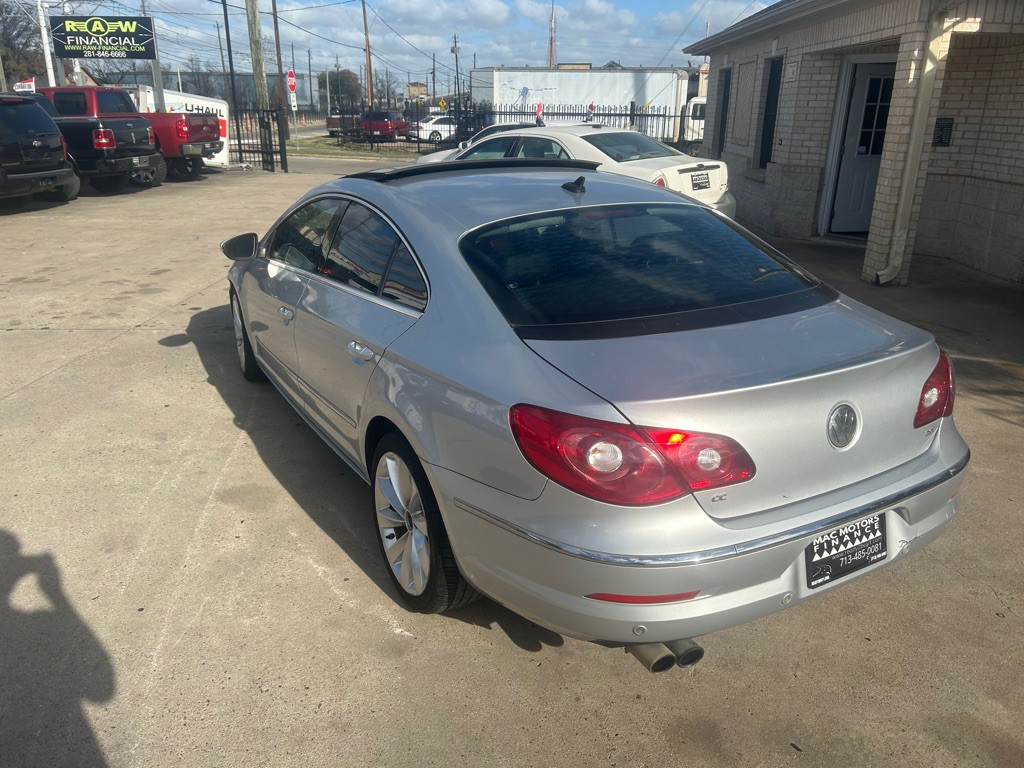 2010 Volkswagen CC Image 3
