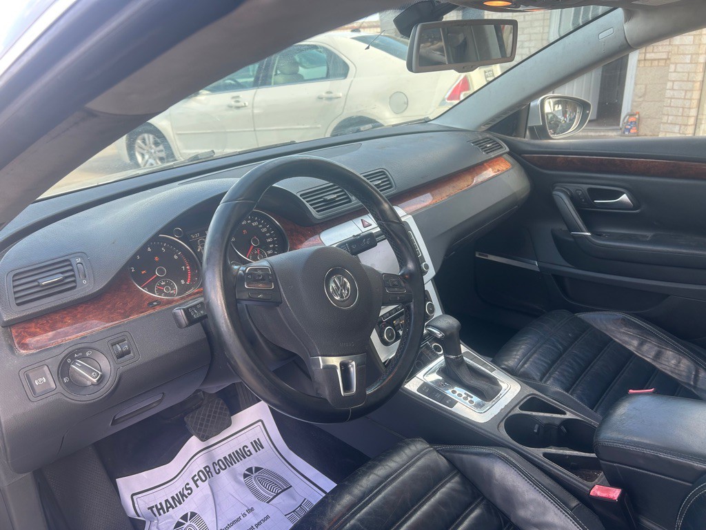 2010 Volkswagen CC Image 9