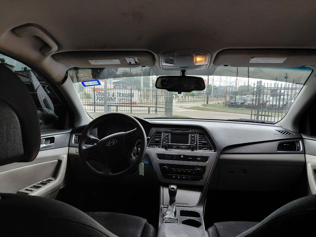 2015 Hyundai Sonata Image 17