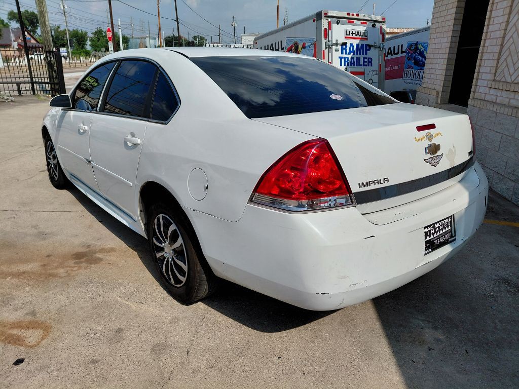 2011 Chevrolet Impala Image 2