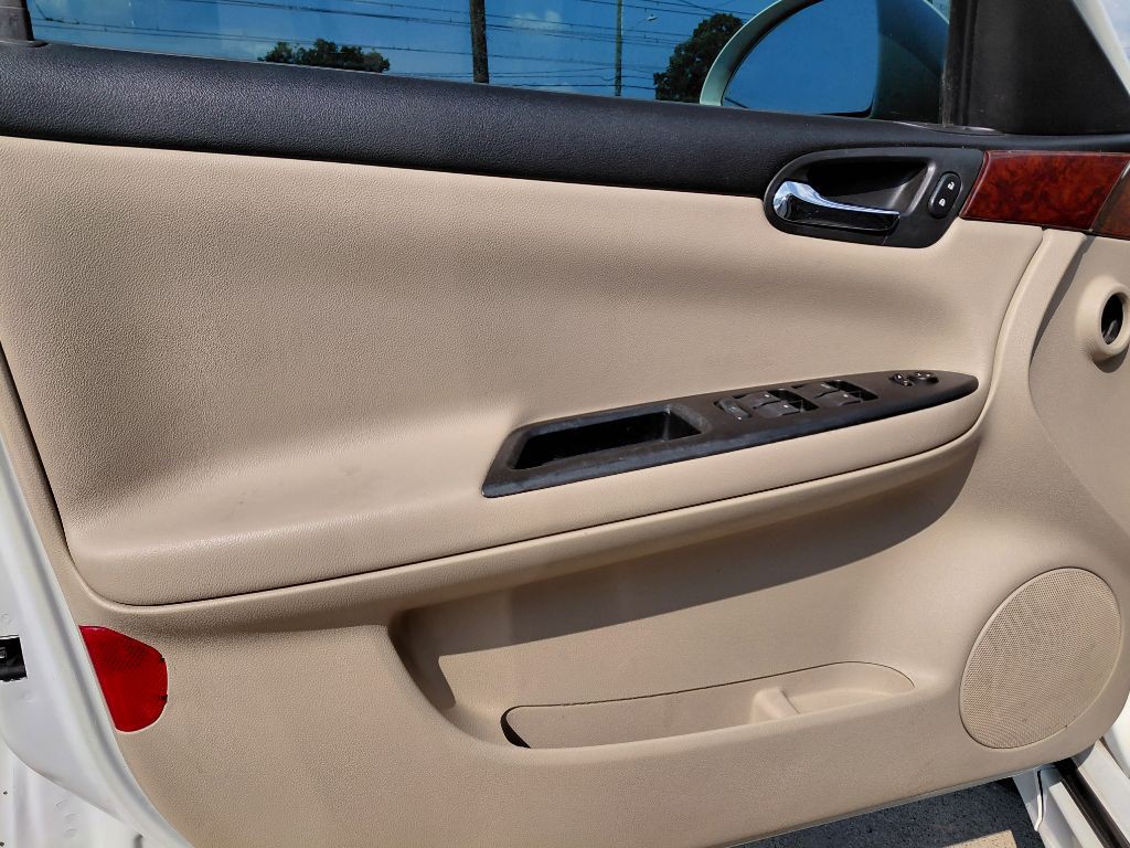 2011 Chevrolet Impala Image 6