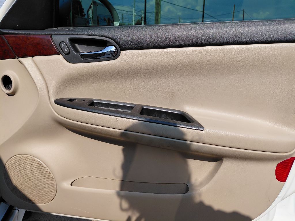 2011 Chevrolet Impala Image 8