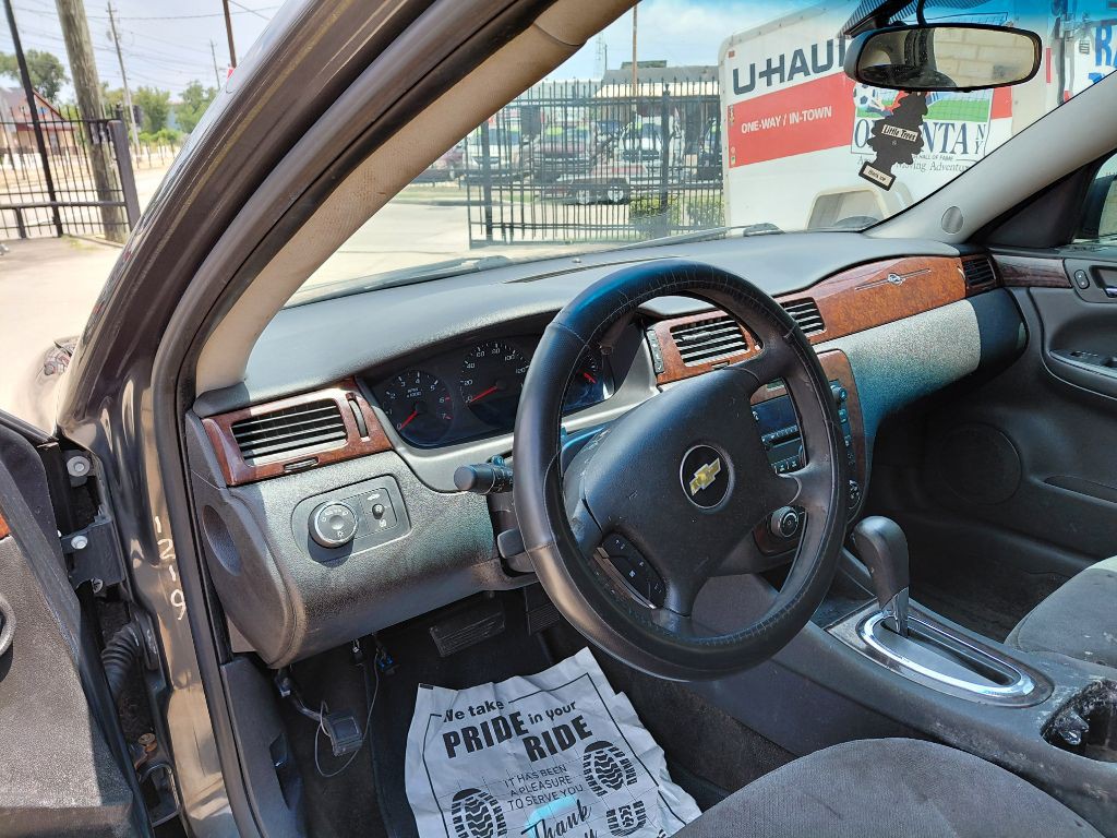 2011 Chevrolet Impala Image 12