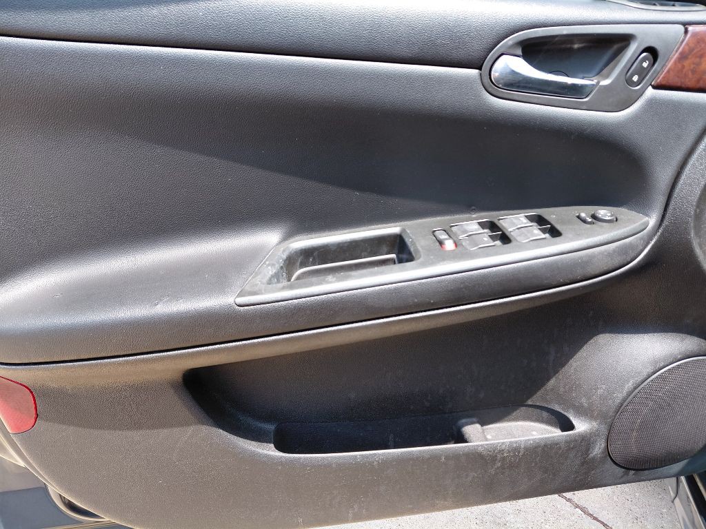 2011 Chevrolet Impala Image 17