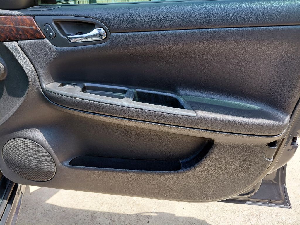 2011 Chevrolet Impala Image 18