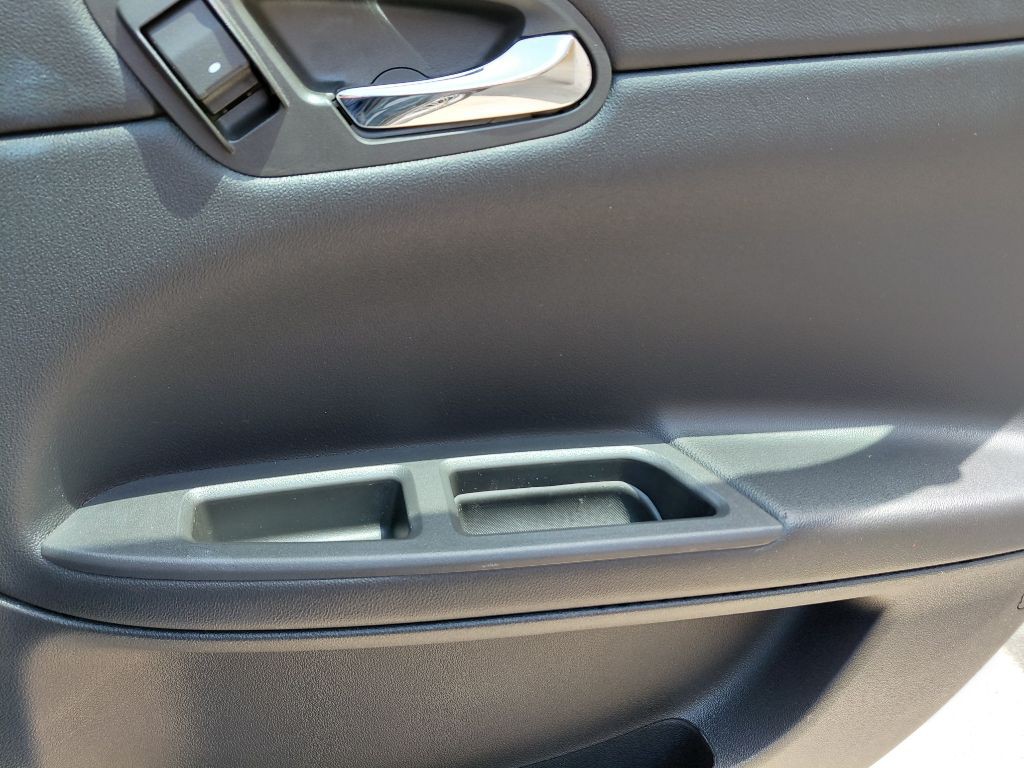 2011 Chevrolet Impala Image 20