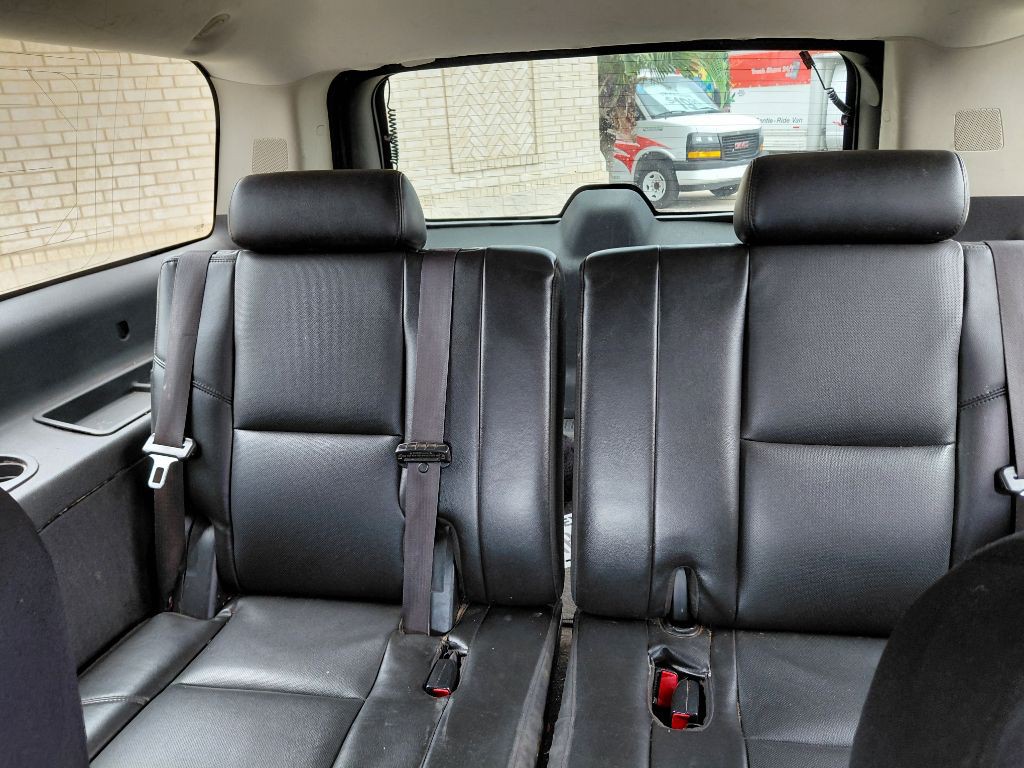2011 Chevrolet Suburban Image 11