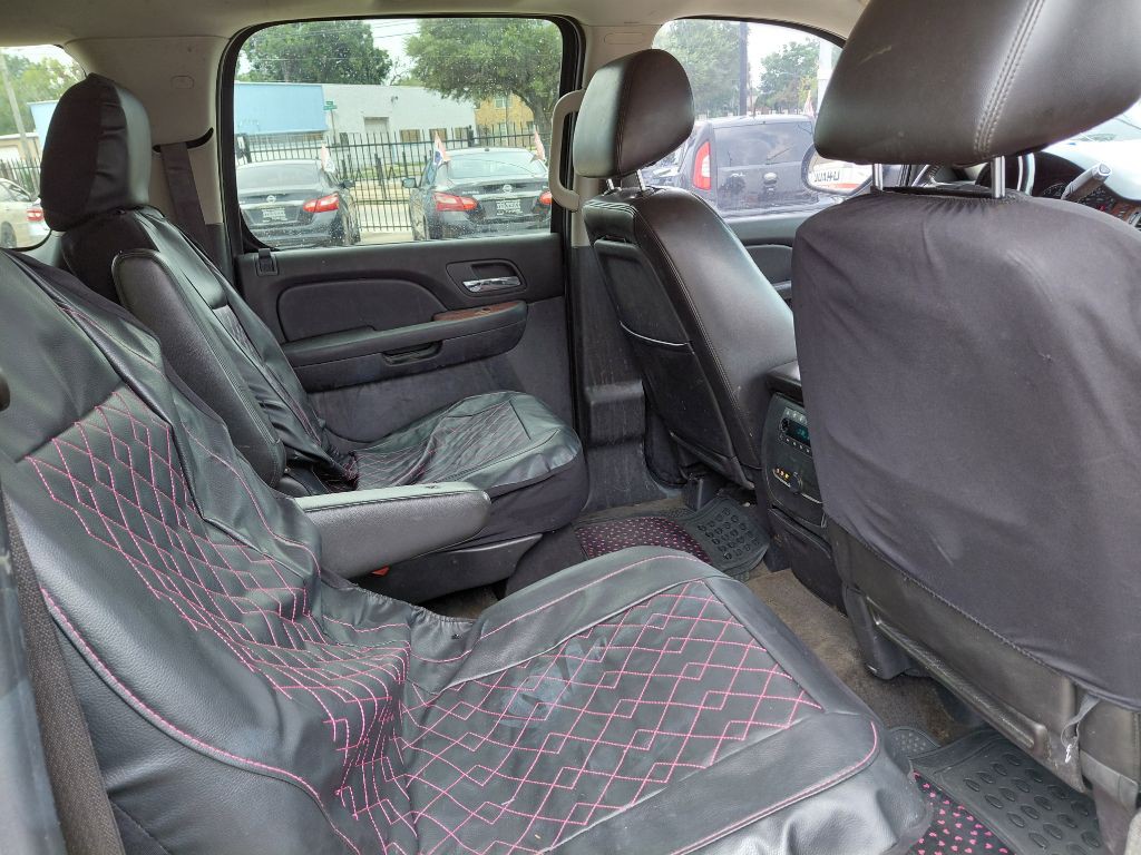2011 Chevrolet Suburban Image 12