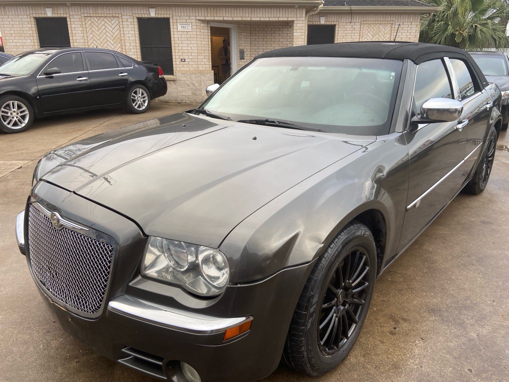 2008 Chrysler 300 Image 4