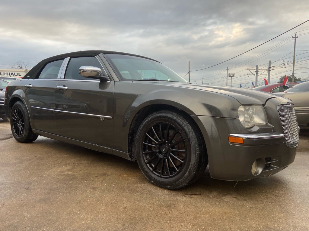 2008 Chrysler 300 Image 11